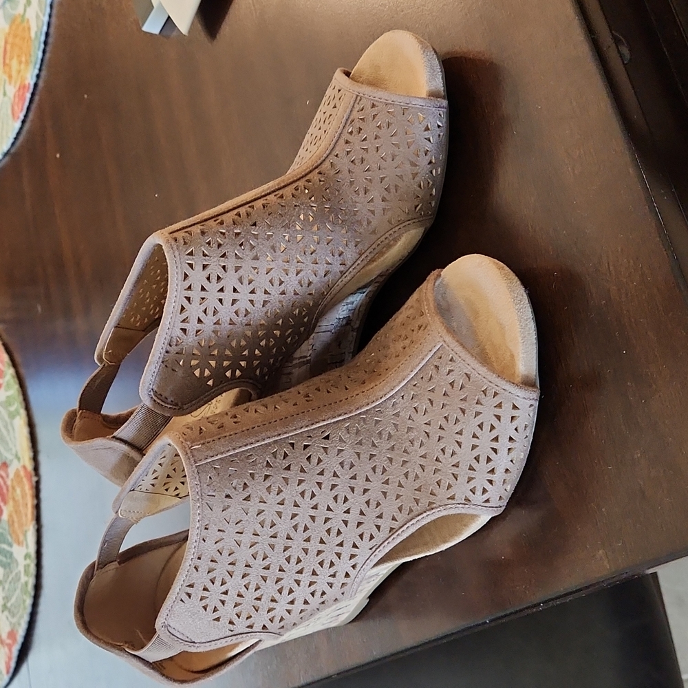 Life Strides Brown Wedges
